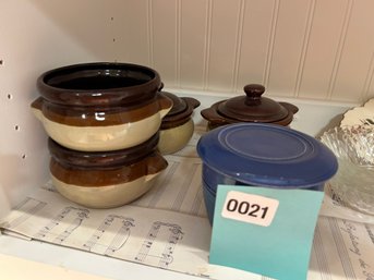 021 - LOT OF GLASSWARE AND DECORATIVE ITEMS - SEE ALL PICTURES