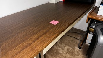 084 - LONG OFFICE DESK
