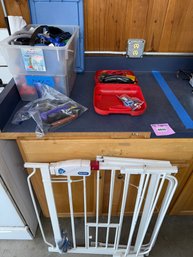 070 - LOT OF ASSORTED DOG ITEMS