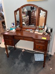 220 -WONDERFUL VANITY ( NO CONTENTS)