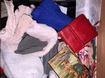 211 - MIXED CLOTHING LOT OF DRAWERS FULL