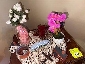 002 - DECORATIVE FLORALS, CERAMIC HOUSES, GLASS DISHES & ORNAMENTS