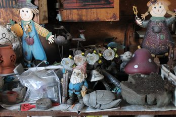 216 ~ TABLE LOT FULL TOP AND BELOW ( TAKE ONLY WHAT YOU WANT)