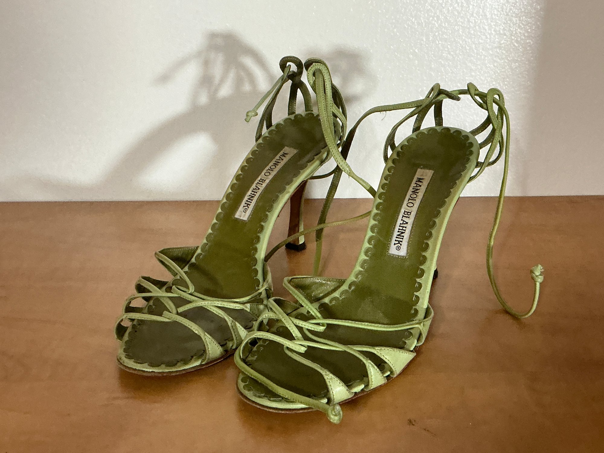 Manolo Blahnik Womens Shoes - Size 36 1/2 #8198 | Auctionninja.com