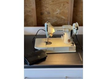 Vintage White Featherweight Singer Sewing Machine