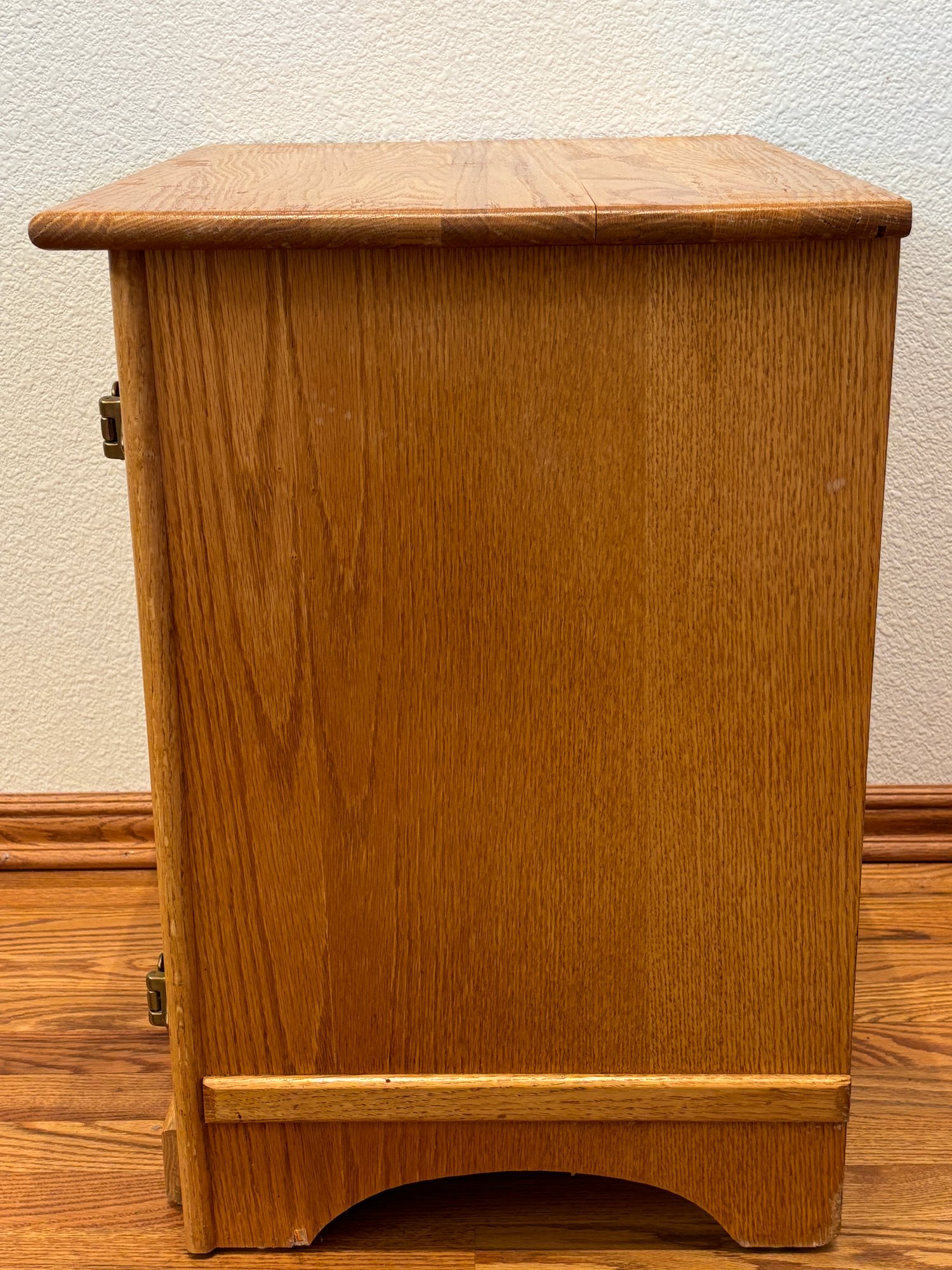 Vintage White Clad Simmons Hardware Oak Ice Box End Table