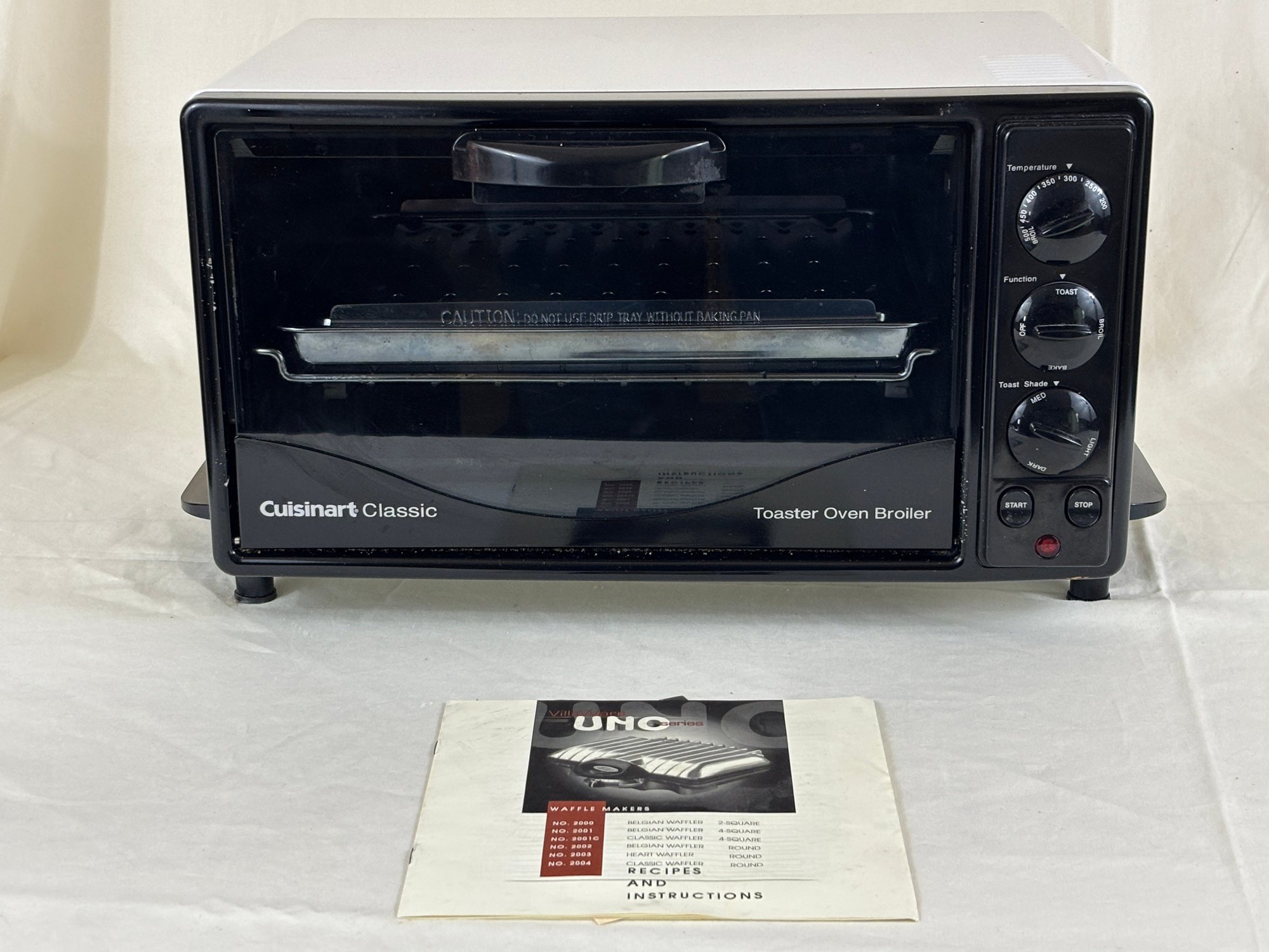 Cuisinart Classic Toaster Oven Broiler #19590 | Auctionninja.com