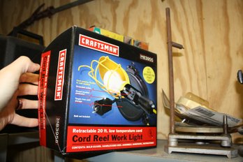 Craftsman Retractable Cord Reel Work Light With Outlet & Circuit Breaker Untested