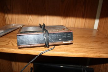 Retro Panasonic RC-6060 AM/FM 2-Band Digital Clock Radio With Faux Wood Grain Finish Untested