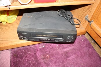 Sharp VC-A410 VHS 4-Head Hi-Fi Stereo Video Cassette Recorder With Super Picture Technology Untested