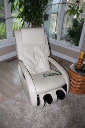 Human Touch WholeBody 7.1 / Alpha Techno Premium Massage Chair Working