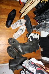 Mixed Footwear Lot Including Cole Haan Dress Shoes, White Sneakers, And Black Rubber Boots
