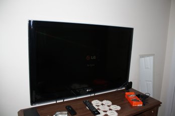 LG LED Flat-Screen Television  Remote Included Working
