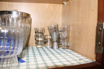 Jack Daniel's Old No. 7 Collectible Barware Set With Shot Glasses And Jigger