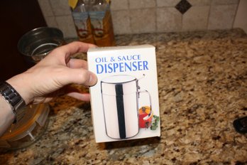 Stainless Steel Oil And Sauce Dispenser With Pourer And Handle