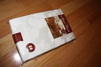 Autumn Harvest Damask Oblong Tablecloth