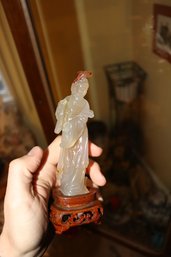 Chinese Agate Jade Guanyin Figure Carved Sculpture