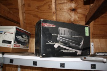 Swingline LightTouch Heavy-Duty 40-Sheet Adjustable Hole Punch