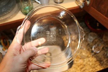 Pyrex Model 207 Scalloped Handle Glass Pie Plate
