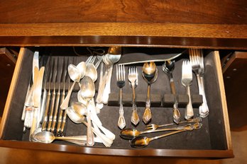 Set Of Mostly Oneida Stainless Steel Flatware