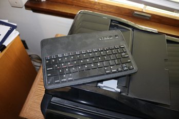 F8S Mini Bluetooth Keyboard For Apple IPad Mini Untested