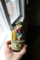 Teddy Bears On The Green Golfer Figurine