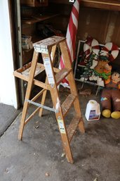 Werner 4ft Wooden Four Foot A Frame Step Ladder