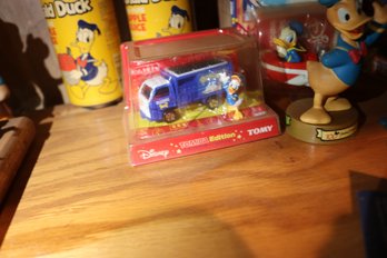 Tomica Disney Donald Duck Isuzu Elf Bottle Truck