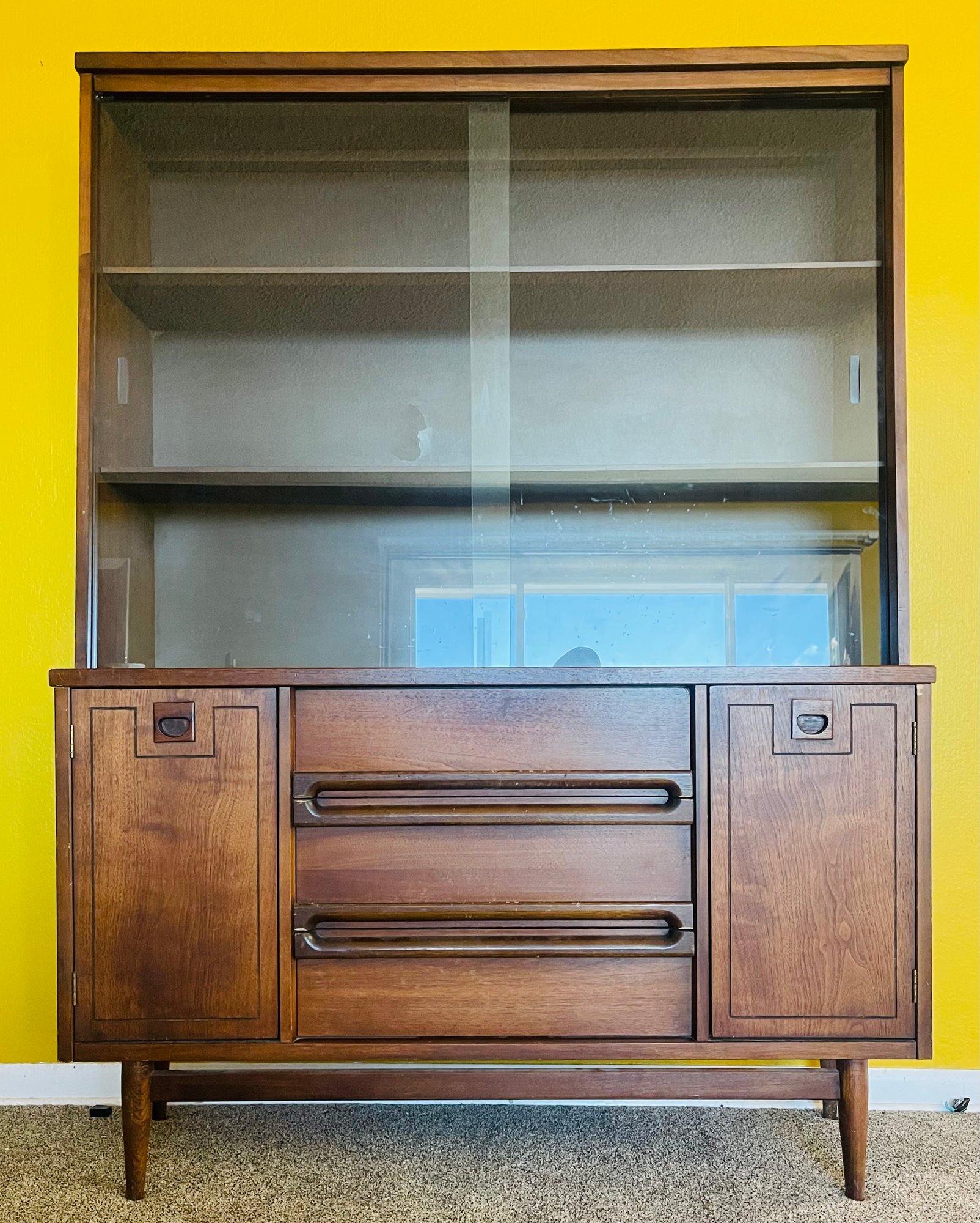 Mid Century Modern China Hutch Cabinet By Bassett Furniture