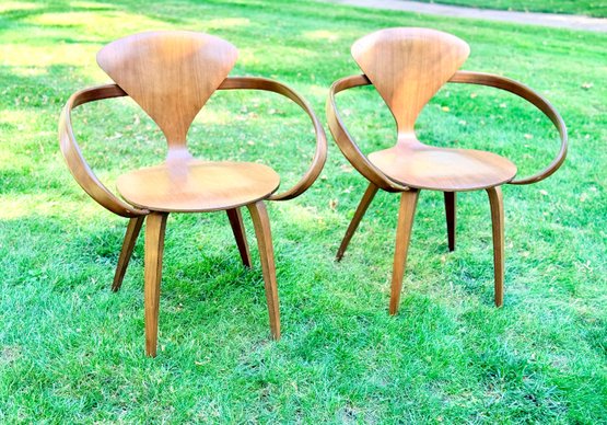 Pair Of Mid-century Modern ' Pretzel ' Bentwood Molded Plywood Chairs Designed By Norman Cherner For Plycraft
