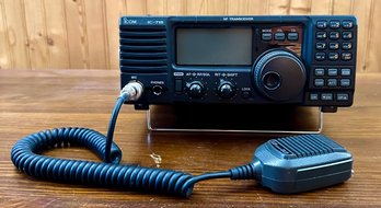 Icom IC-71B HF Transceiver With A Detachable Handheld Microphone