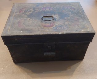 Tole Painted Spice Box With Handle And Latch