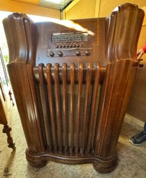 Vintage 1941 Philco Tube Radio Console Model 41-290