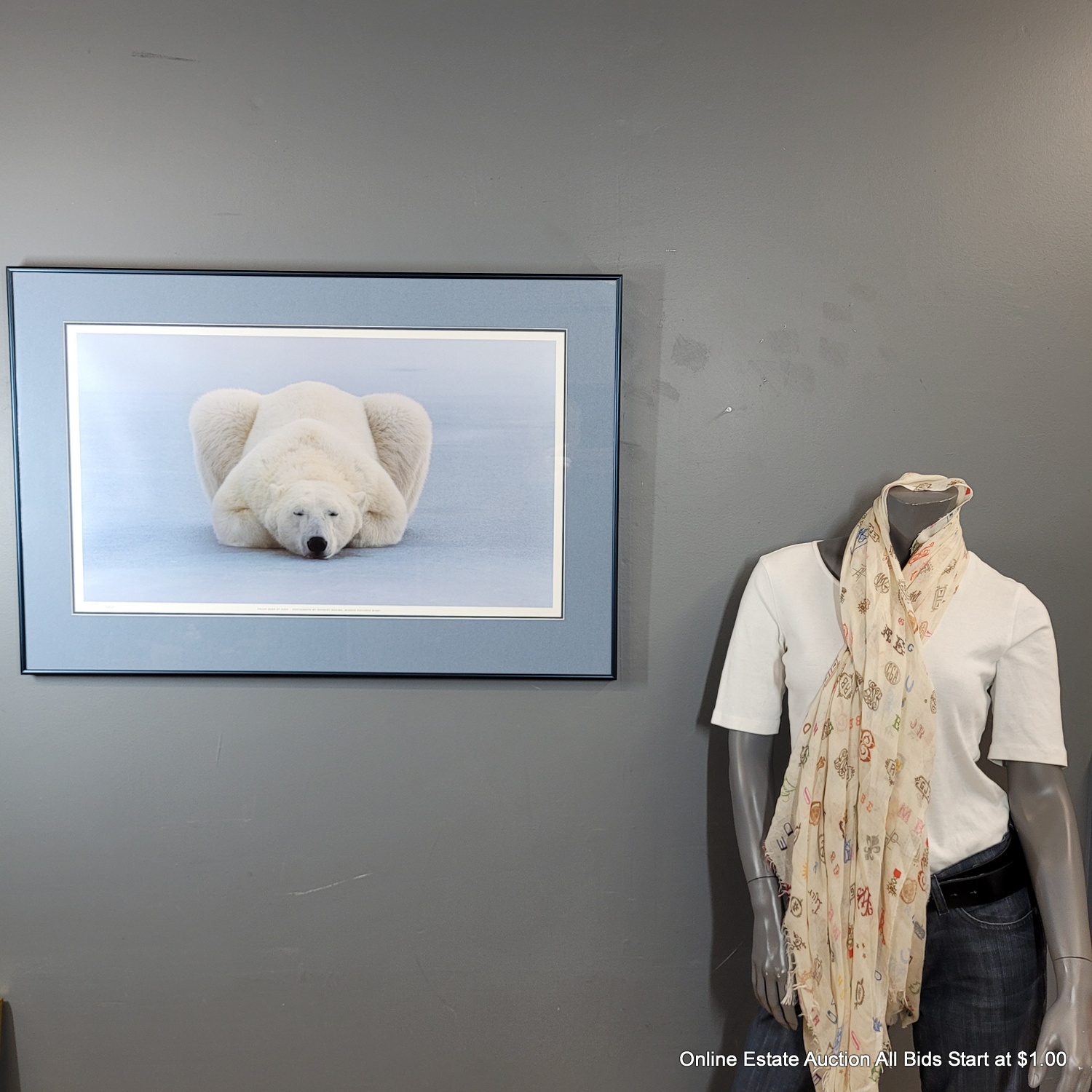 【ロシア ソ連切手】1987 USSR WWF Polar Bearシート MOSCOW, RUSSIA - NOVEMBER 10, 2018: A stamp printed in USSR