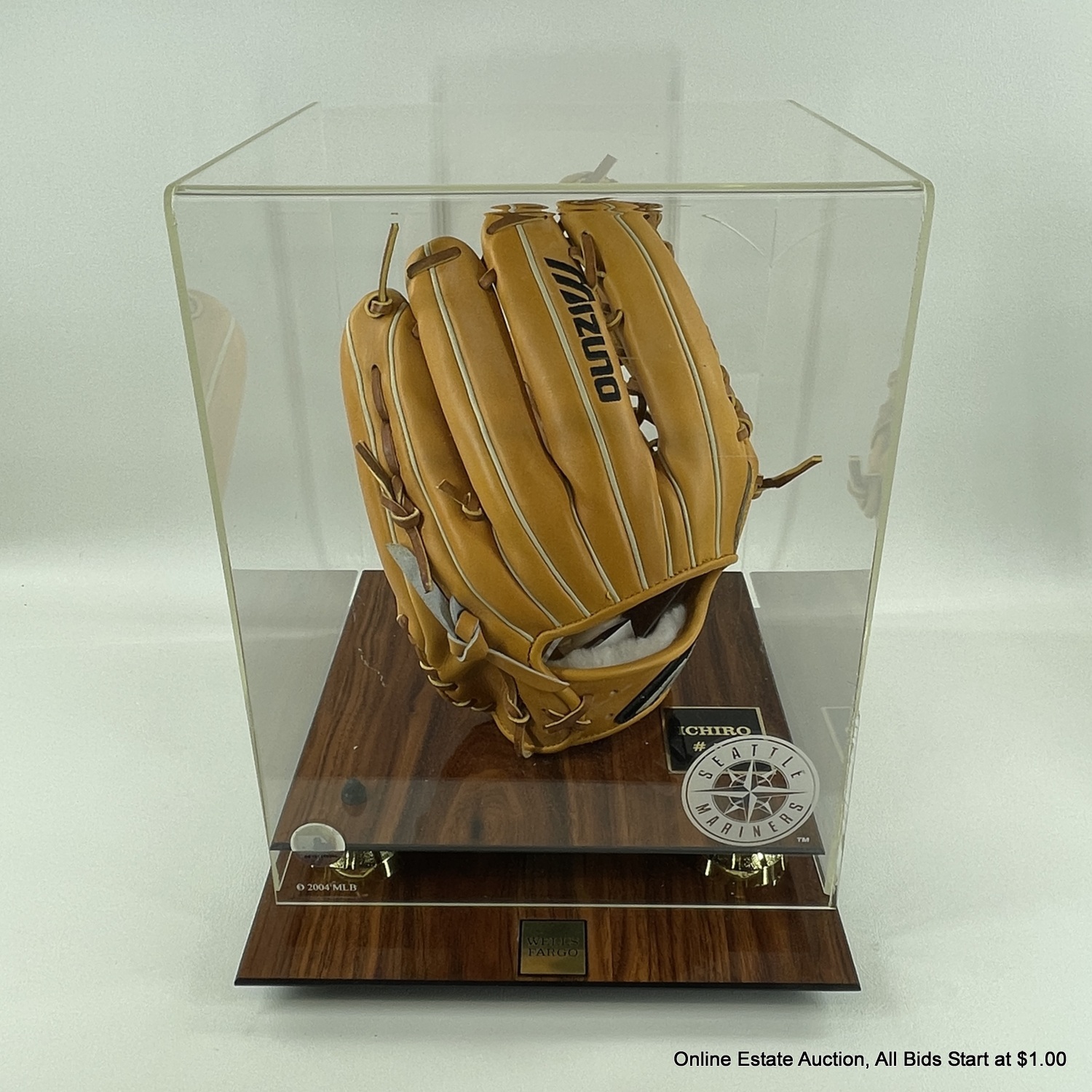 2004 Ichiro Suzuki Mizuno Baseball Mitt Glove In Acrylic Box