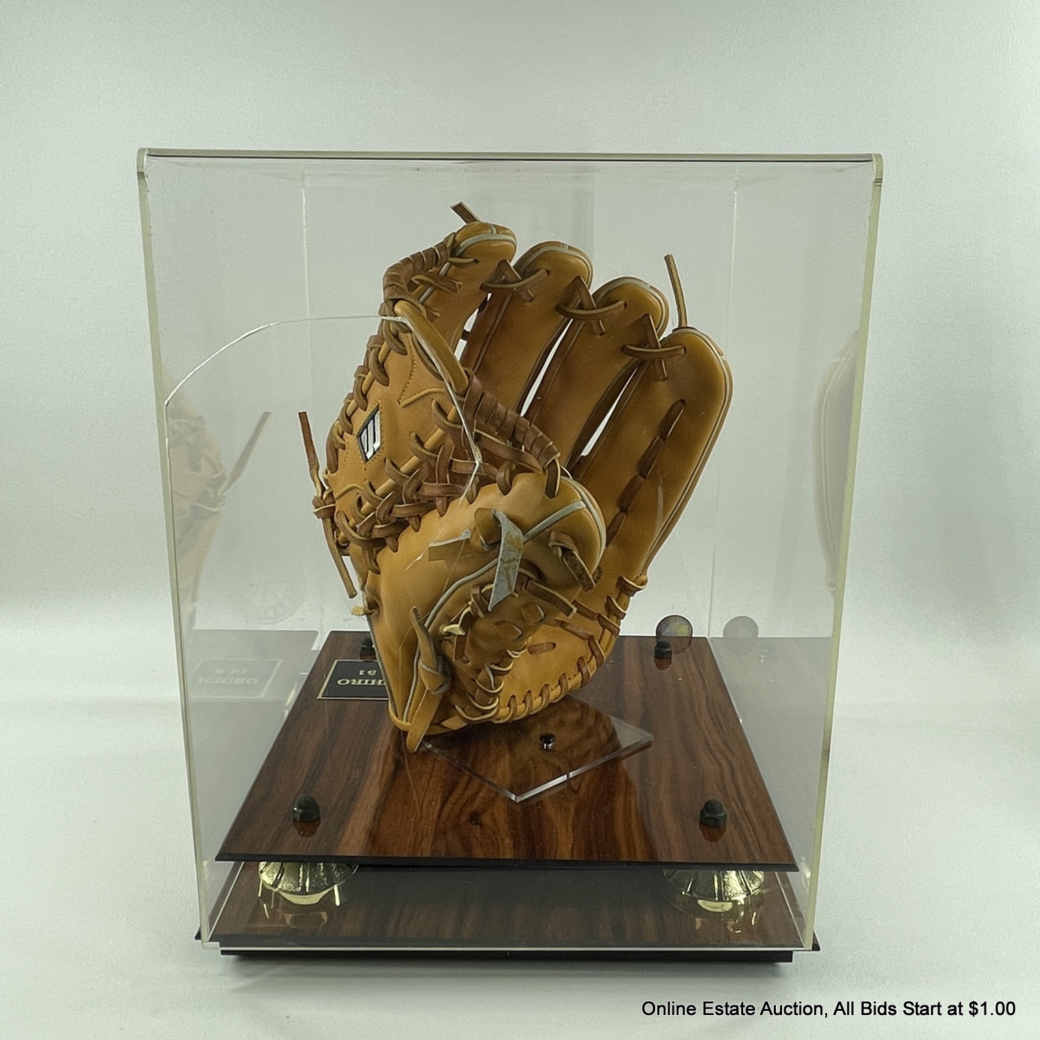 2004 Ichiro Suzuki Mizuno Baseball Mitt Glove In Acrylic Box