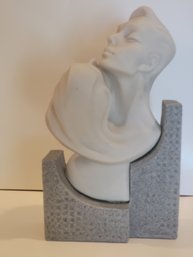 Premiere , Replica Of Austin Sculpter FOREVER Man And Woman.nh