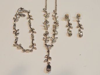 Silvertone Necklace Set