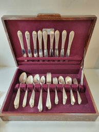 Vtg 76 Piece WM Rogers Original Rogers Silver Plated Flatware Set