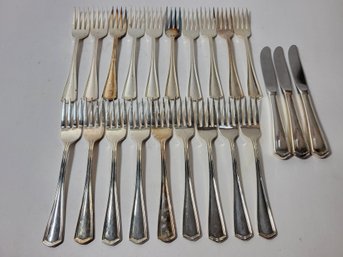 22 Piece Oneida USA Silver Plated Flatware