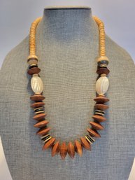Vtg Mixed Wood And Mother Of Pearl Bead Necklace