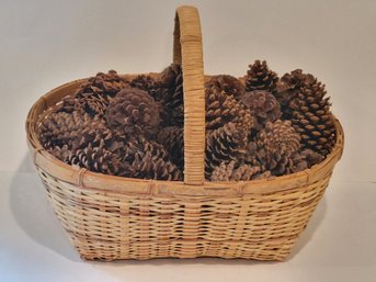 Vtg Woven Wicker Pine Cone Basket