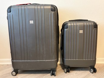 Ricardo Beverly Hills Luggage Suitcase Set