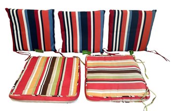 5 Colorful Outdoor Cushions