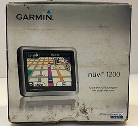 Garmin Nvi  Ultra-thin GPS Navigator Bundle