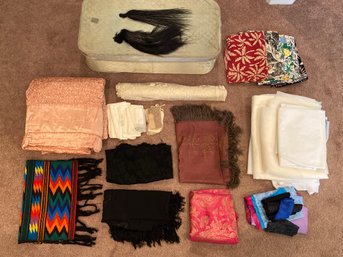 1970s Central American Rug From 1970s & Random Material Inside Vintage Box