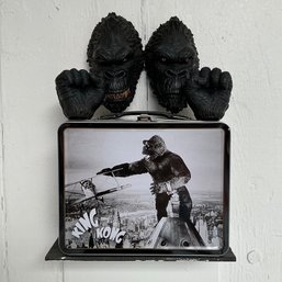 #044 Late 2015 'King Kong' Metal Lunchbox With Additional Gorilla Face Figure Toys