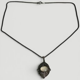#221 Vintage Sterling Silver Cabochon Pendant Necklace 10.56g