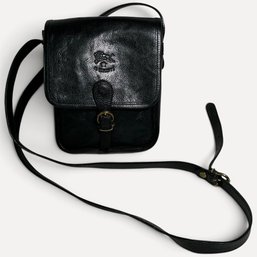 #208 Il Bisonte Black Leather Messenger Bag 8' X 6' X 2.5'