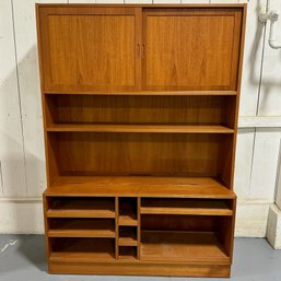 #301 Mid-century Hundevad Danish Modern Teak Wall Unit 77' X 54.5'